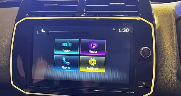 renault-kwid-8-inch-infotainment-system