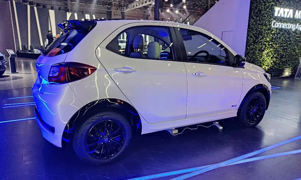 TATA-Tiago-EV-Blitz-rear-photo