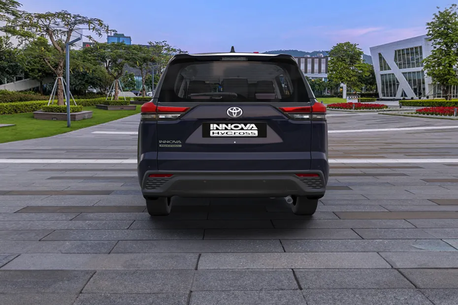 Toyota Innova Hycross GX(O) rear photo